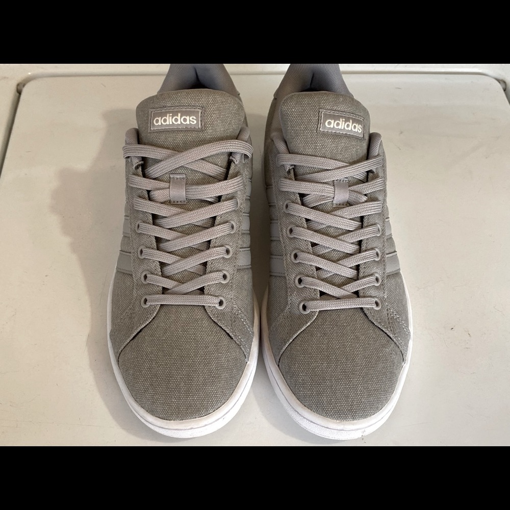 Men’s Adidas size 9.5